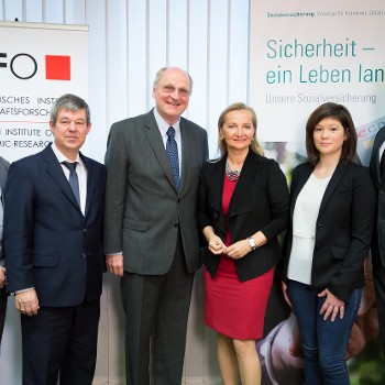 Mehr Informationen zum Thema: Auf der Suche nach dem rechtlichen Rahmen für die digitale Arbeitswelt der Zukunft